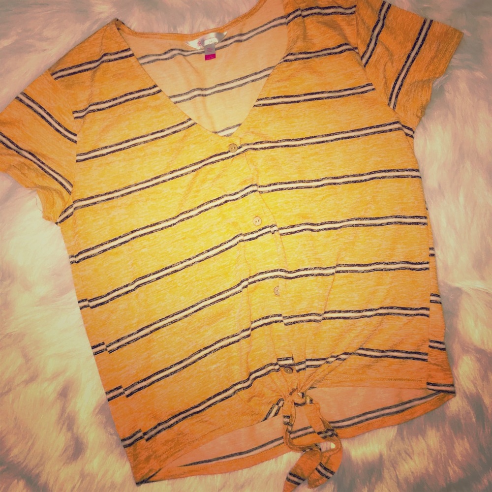 Yellow No Boundaries shirt